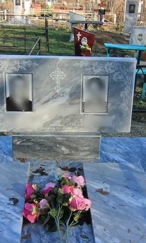 Памятник из мрамора 2153